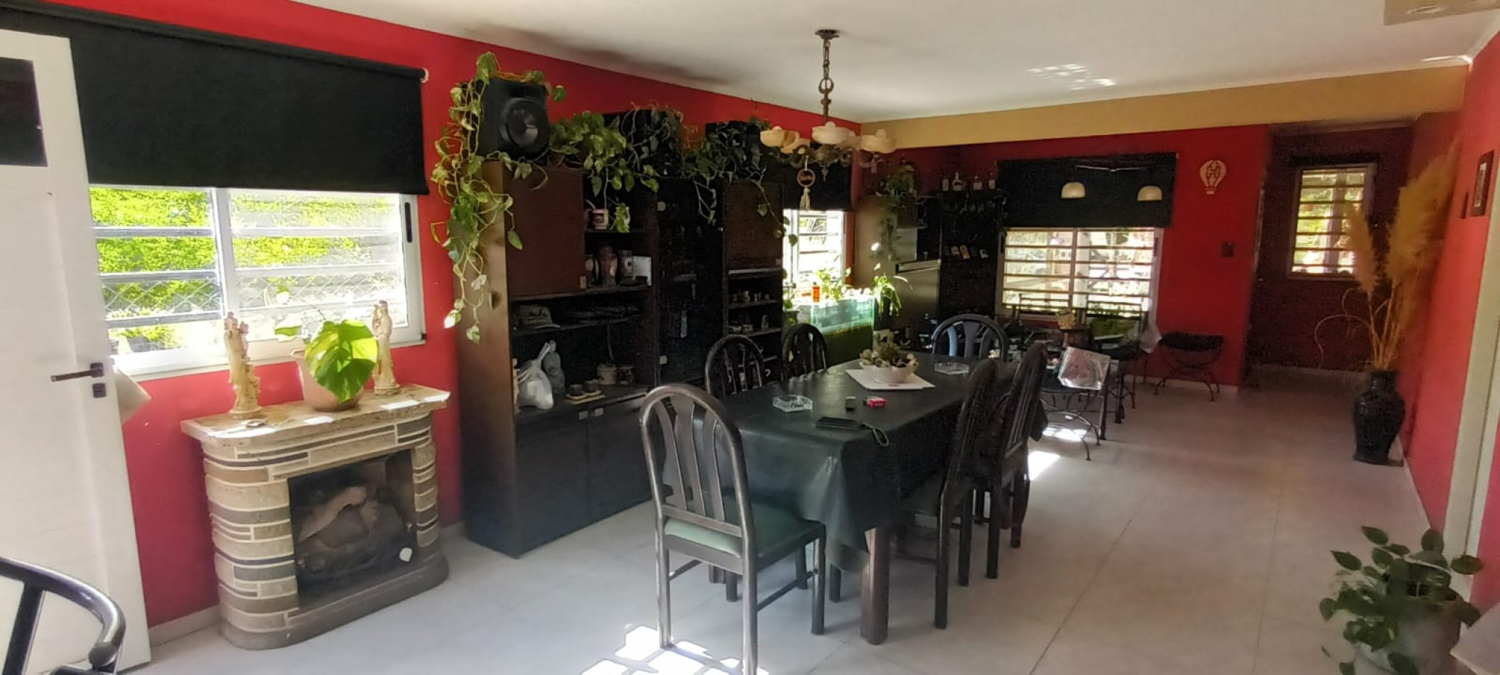 CASAS 2 + DEPARTAMENTO SOBRE AVENIDA