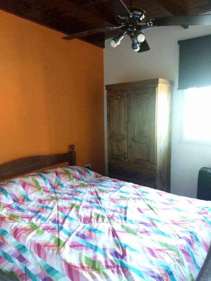 CASAS 2 + DEPARTAMENTO SOBRE AVENIDA
