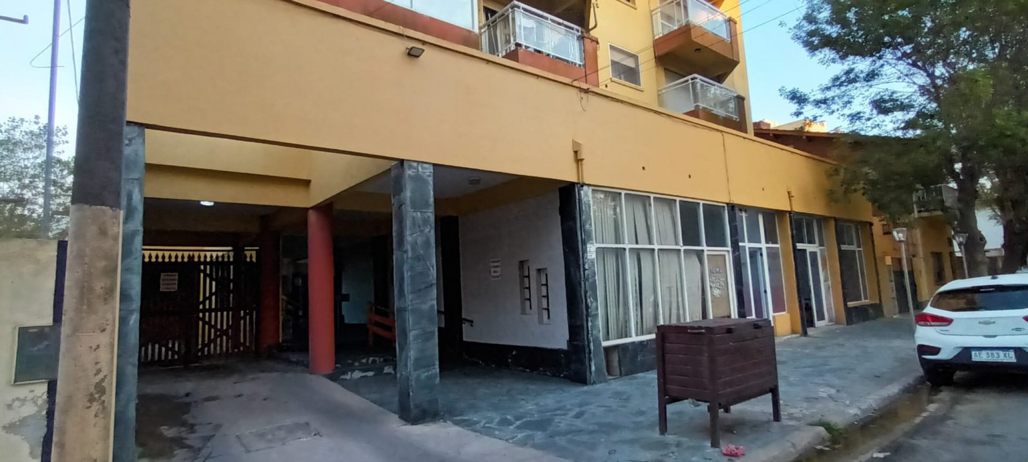 MONOAMBIENTE CON COCHERA