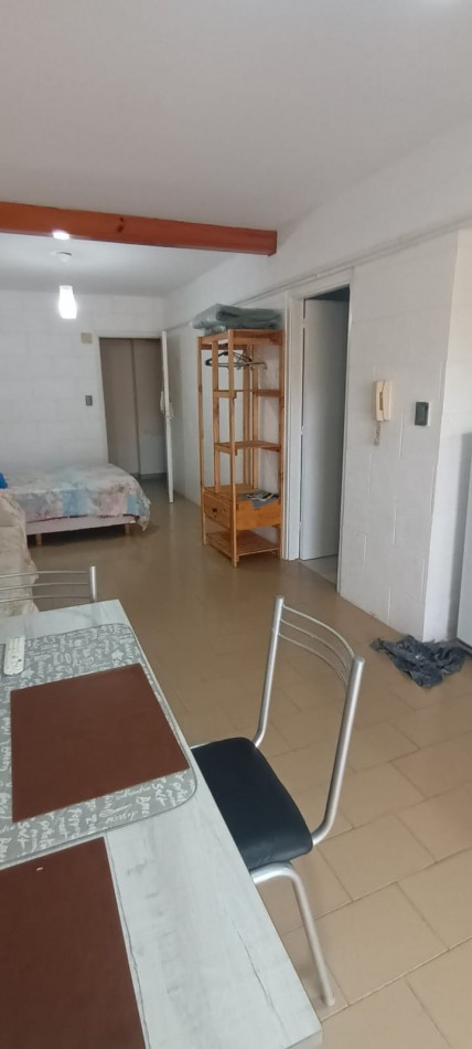 MONOAMBIENTE CON COCHERA