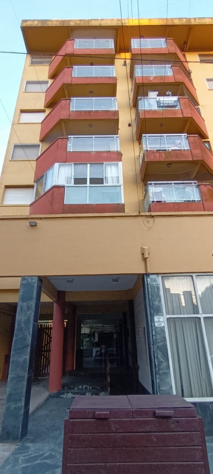 MONOAMBIENTE CON COCHERA