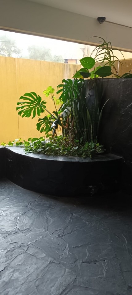 MONOAMBIENTE CON COCHERA