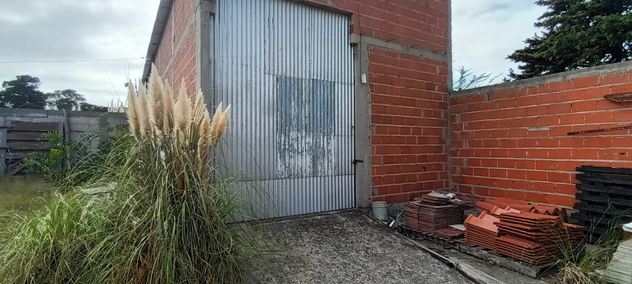 LOTE EN AVENIDA