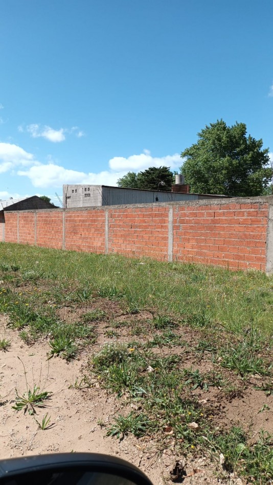 LOTE EN AVENIDA