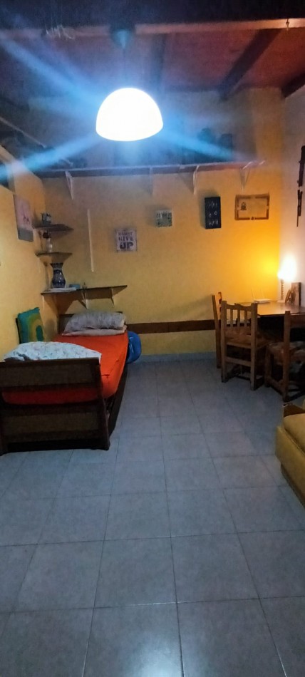 CASA EN 2 PLANTAS ,EXCELENTE  UBICACION 