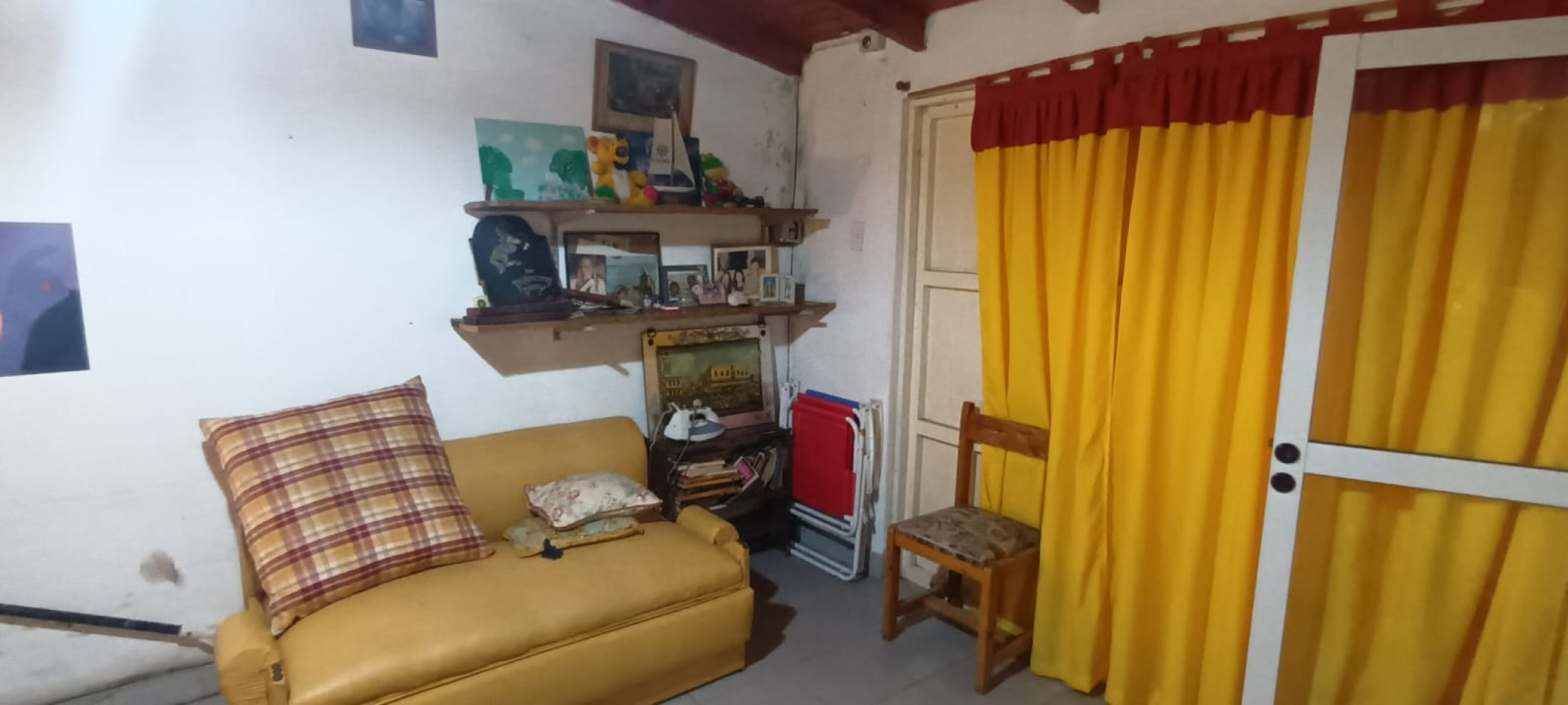 CASA EN 2 PLANTAS ,EXCELENTE  UBICACION 