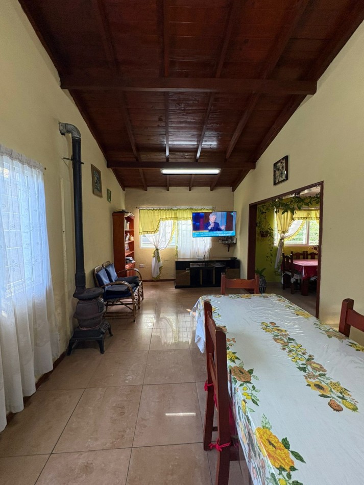 CASA DE 2 PLANTAS EXELENTE UBICACION