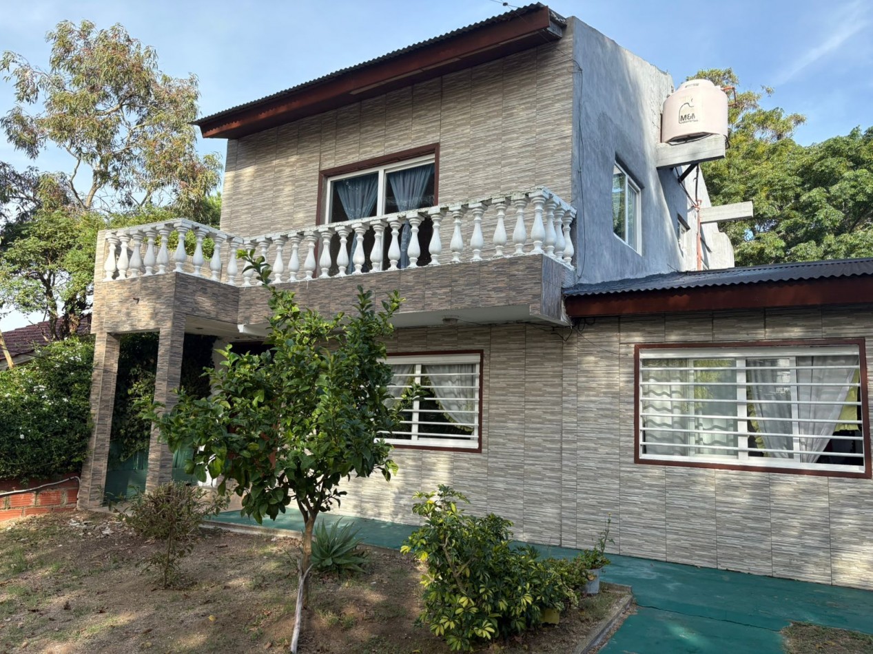 CASA DE 2 PLANTAS EXELENTE UBICACION