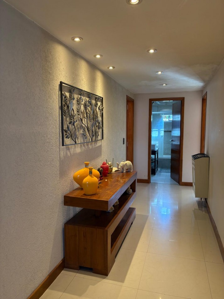 CASA TIPO CHALET EN ZONA RESIDENCIAL