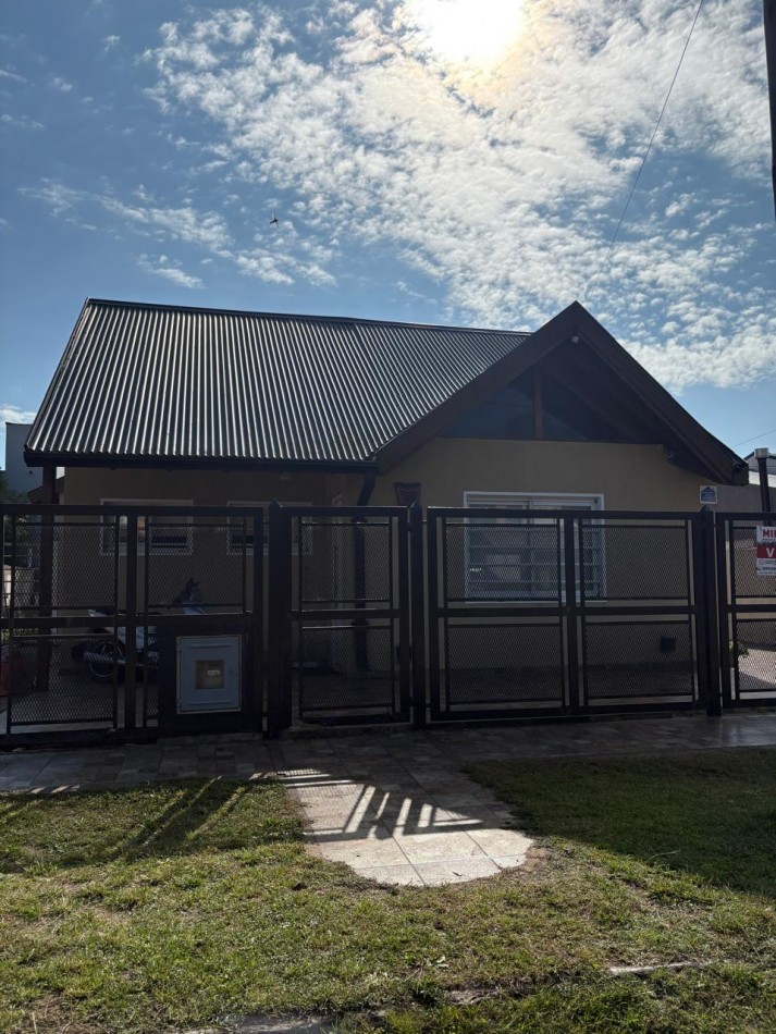 CASA TIPO CHALET EN ZONA RESIDENCIAL