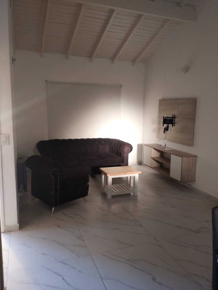 CASA TIPO CHALET EN ZONA RESIDENCIAL