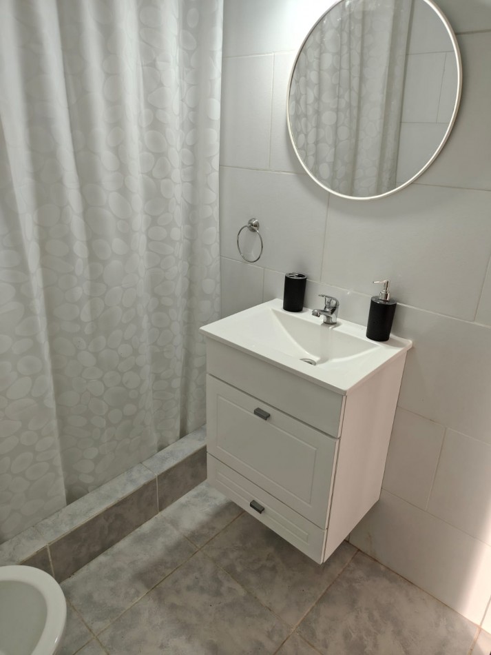 CASA ESTILO MINIMALISTA A ESTRENAR