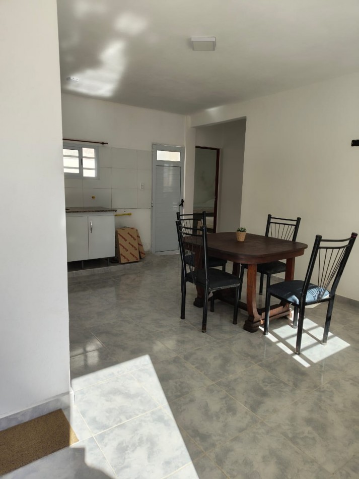 CASA ESTILO MINIMALISTA A ESTRENAR