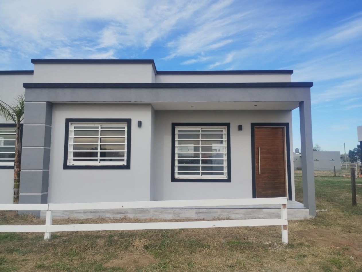 DUPLEX EN BARRIO SEMI CERRADO