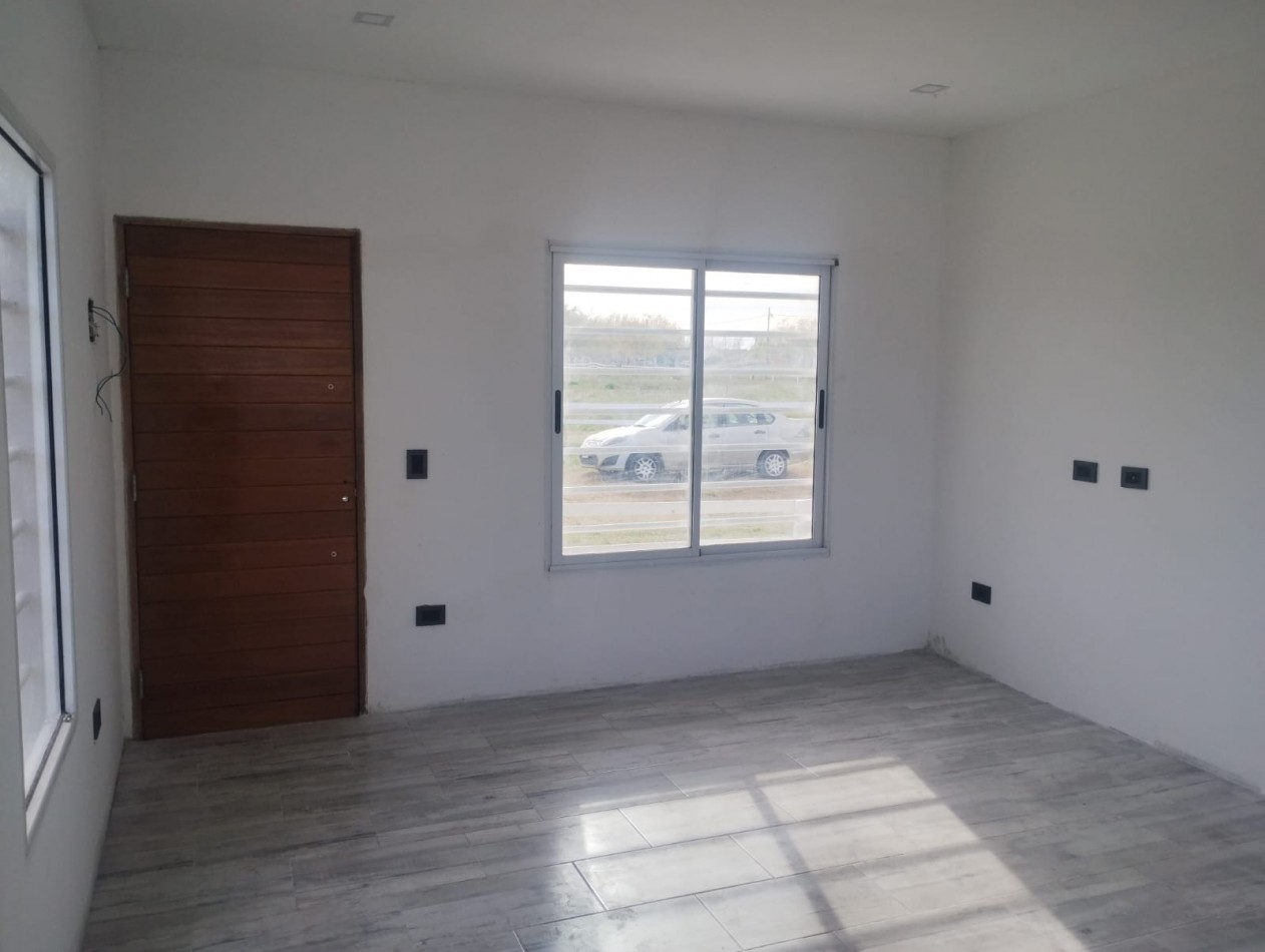 DUPLEX EN BARRIO SEMI CERRADO