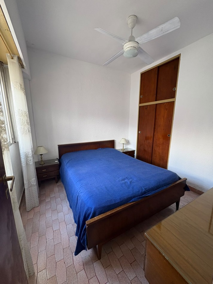 DEPARTAMENTO DE 2 AMBIENTES CON COCHERA Y PATIO
