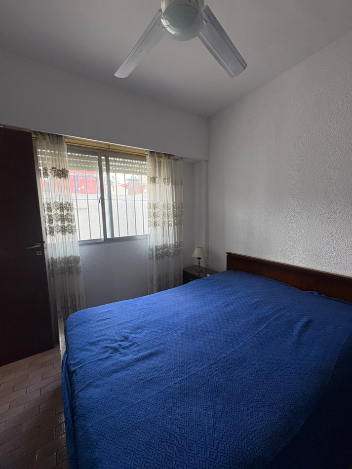 DEPARTAMENTO DE 2 AMBIENTES CON COCHERA Y PATIO