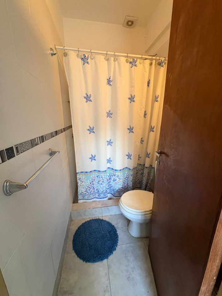 DEPARTAMENTO DE 2 AMBIENTES CON COCHERA Y PATIO