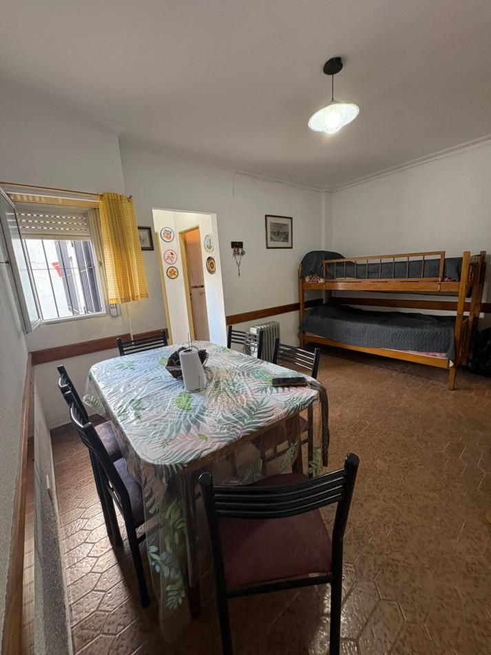 DEPARTAMENTO DE 2 AMBIENTES CON COCHERA Y PATIO