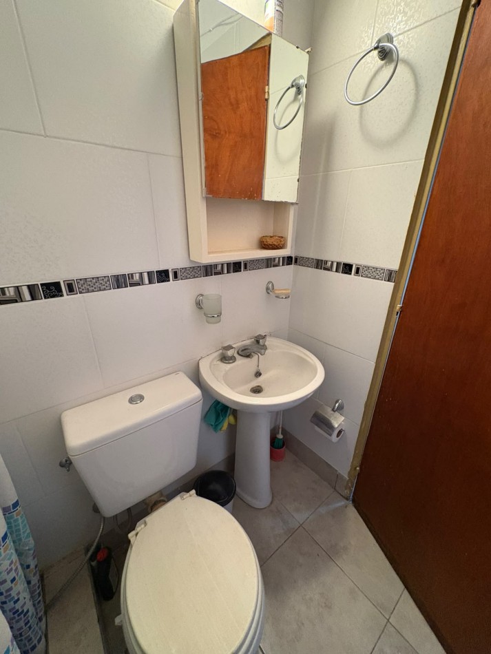 DEPARTAMENTO DE 2 AMBIENTES CON COCHERA Y PATIO