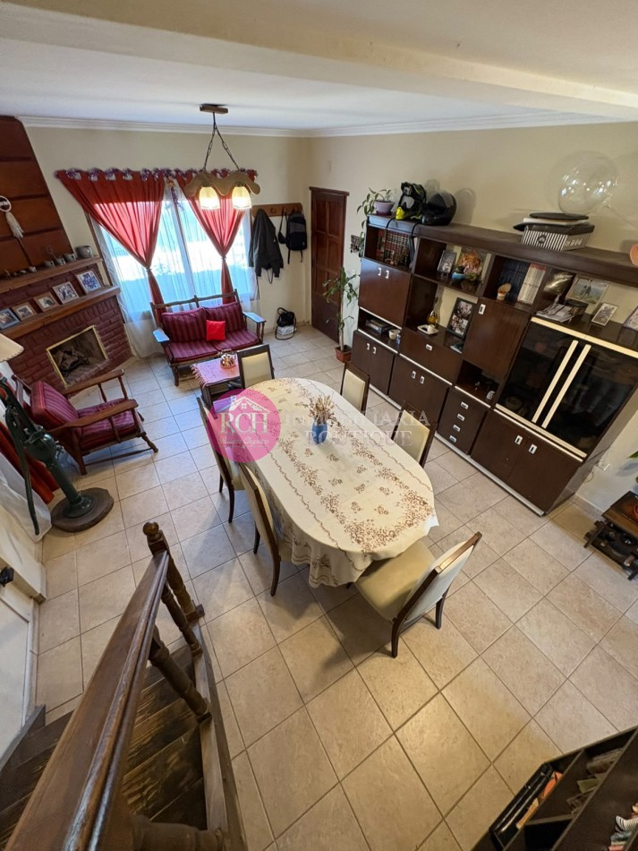 CASA PH DE 4 DORMITORIOS CON PARQUE, QUINCHO Y GARAGE - MAR DE AJO
