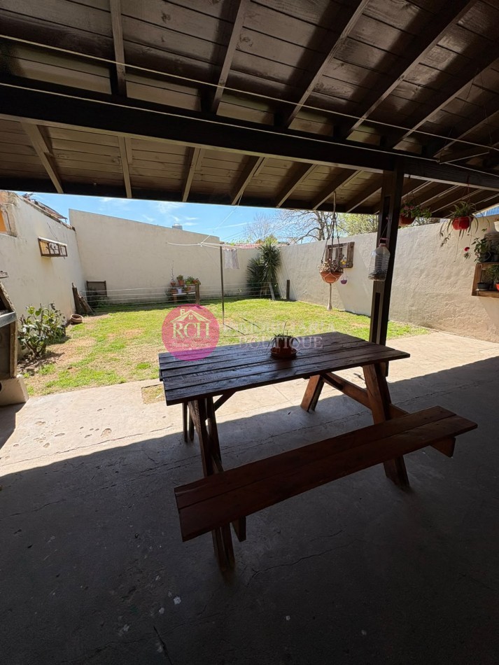 CASA PH DE 4 DORMITORIOS CON PARQUE, QUINCHO Y GARAGE - MAR DE AJO