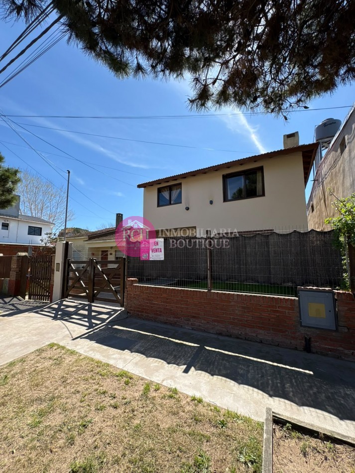 CASA PH DE 4 DORMITORIOS CON PARQUE, QUINCHO Y GARAGE - MAR DE AJO