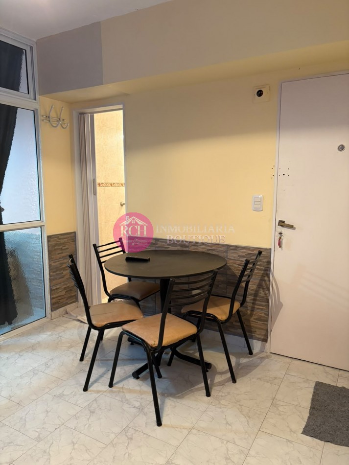 MONOAMBIENTE CON DORMITORIO SEPARADO Y BALCON A 300 METROS DEL MAR