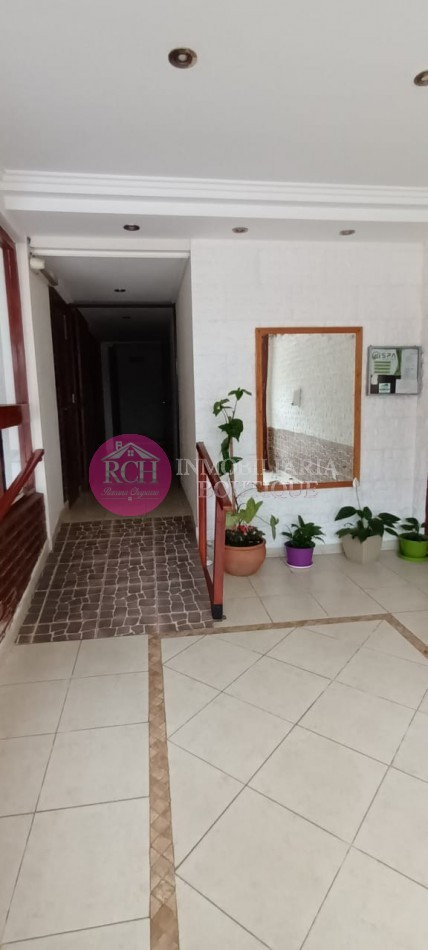 MONOAMBIENTE CON DORMITORIO SEPARADO Y BALCON A 300 METROS DEL MAR