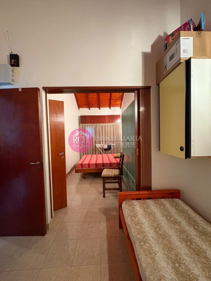 DUPLEX DE CASI 100 M² A 200 METROS DEL MAR, CON 3 DORMITORIOS, GARAGE Y PATIO CON PARRILLA