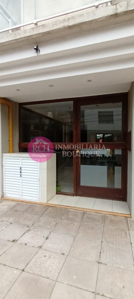 MONOAMBIENTE CON DORMITORIO SEPARADO Y BALCON A 300 METROS DEL MAR