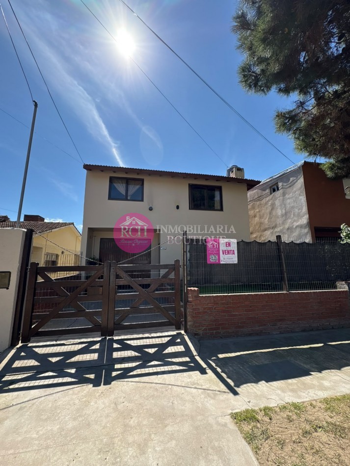 CASA PH DE 4 DORMITORIOS CON PARQUE, QUINCHO Y GARAGE - MAR DE AJO