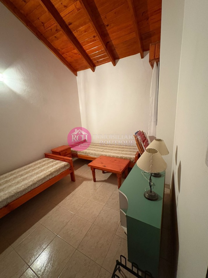 DUPLEX DE CASI 100 M² A 200 METROS DEL MAR, CON 3 DORMITORIOS, GARAGE Y PATIO CON PARRILLA