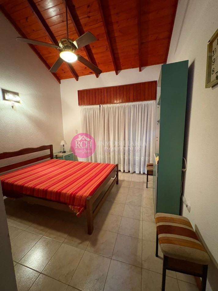 DUPLEX DE CASI 100 M² A 200 METROS DEL MAR, CON 3 DORMITORIOS, GARAGE Y PATIO CON PARRILLA
