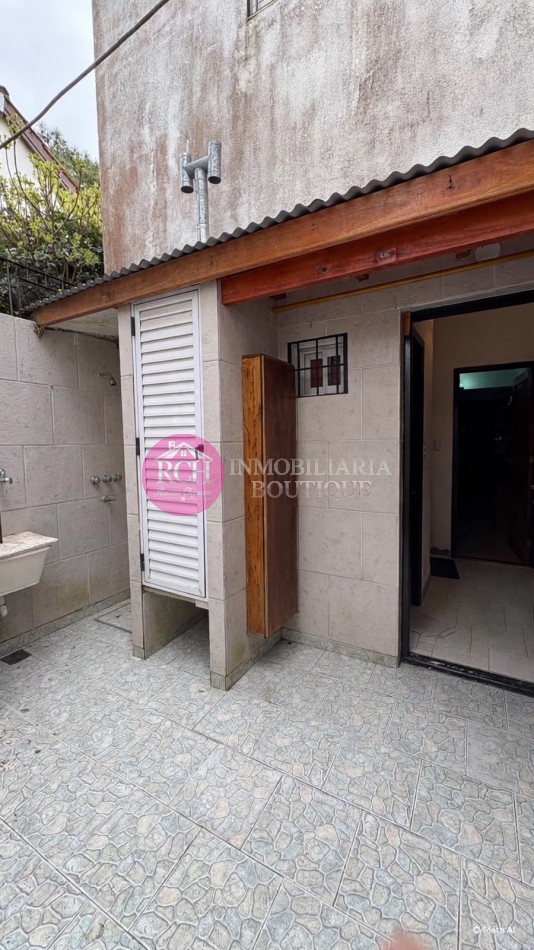 DUPLEX DE CASI 100 M² A 200 METROS DEL MAR, CON 3 DORMITORIOS, GARAGE Y PATIO CON PARRILLA