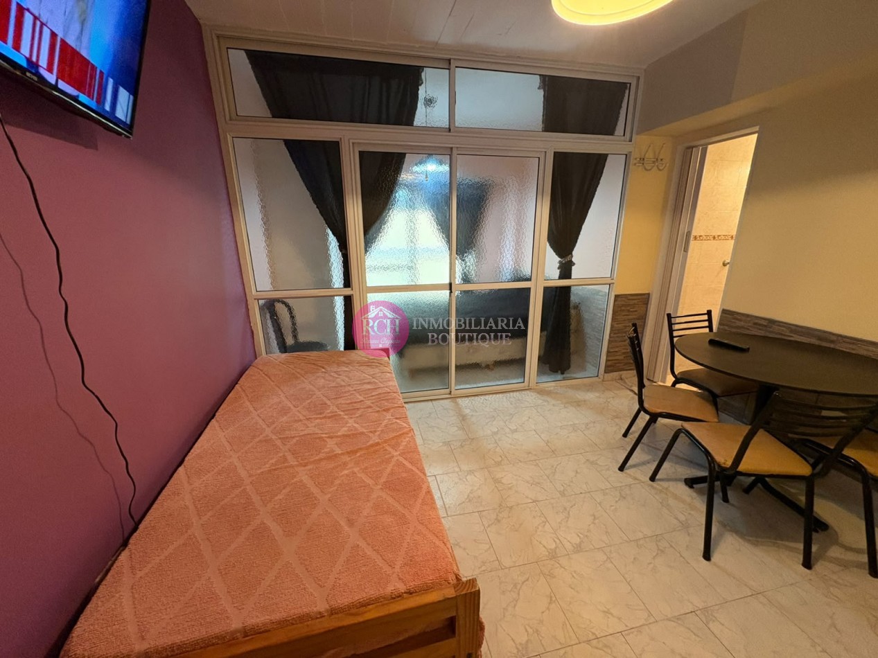 MONOAMBIENTE CON DORMITORIO SEPARADO Y BALCON A 300 METROS DEL MAR