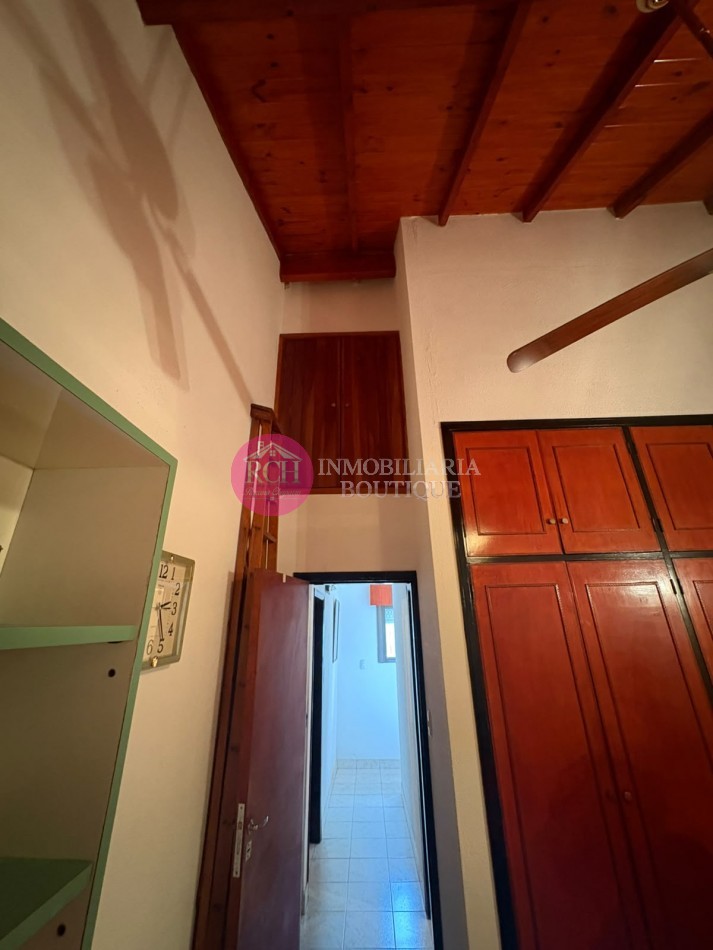 DUPLEX DE CASI 100 M² A 200 METROS DEL MAR, CON 3 DORMITORIOS, GARAGE Y PATIO CON PARRILLA