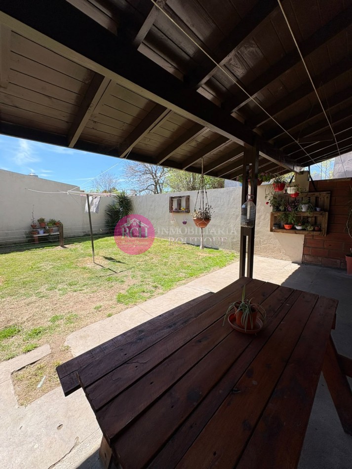 CASA PH DE 4 DORMITORIOS CON PARQUE, QUINCHO Y GARAGE - MAR DE AJO