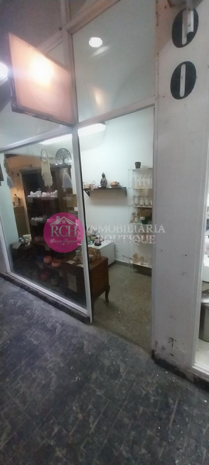 LOCAL COMERCIAL EN PLENA PEATONAL DE MAR DE AJO