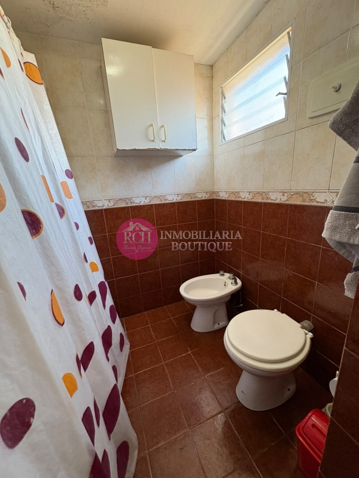 CASA PH DE 4 DORMITORIOS CON PARQUE, QUINCHO Y GARAGE - MAR DE AJO