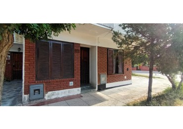 DEPARTAMENTO EN PH + LOTE CON VIVIENDA CENTRICO
