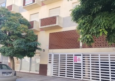 Departamento de 2 amb. con cochera