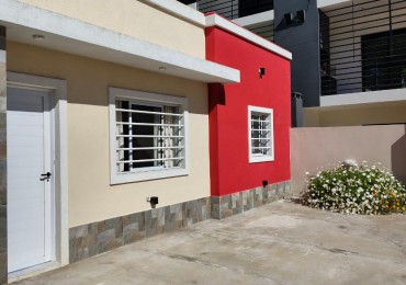 CASA ESTILO MINIMALISTA A ESTRENAR